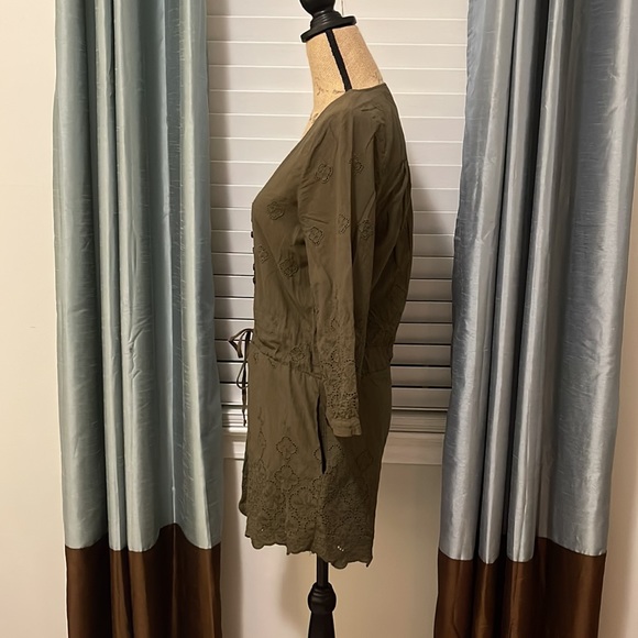 Army green Size Medium shorts romper with lace cutout detail - Picture 2 of 4